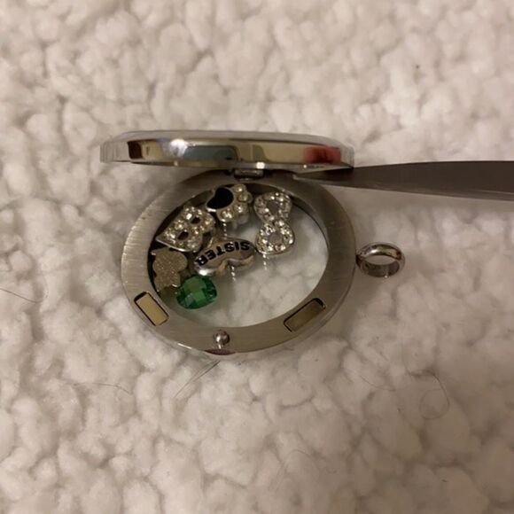 Origami Owl lock with charms paw infinity sister - Picture 2 of 8